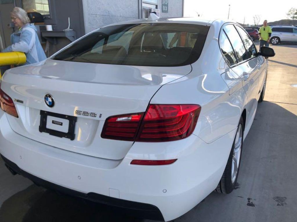 2016 BMW 5 Series Image 3