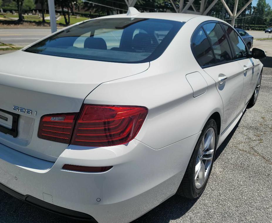 2016 BMW 5 Series Image 9