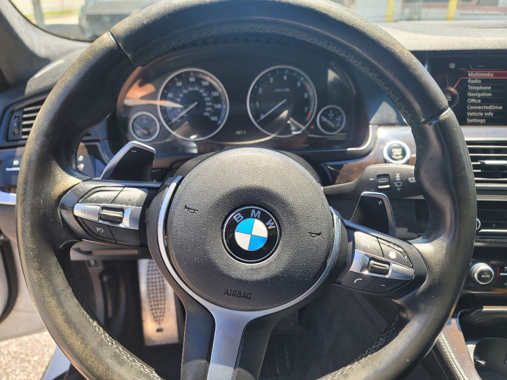 2016 BMW 5 Series Image 17