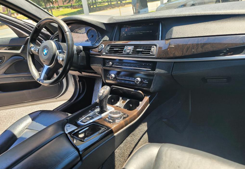 2016 BMW 5 Series Image 20