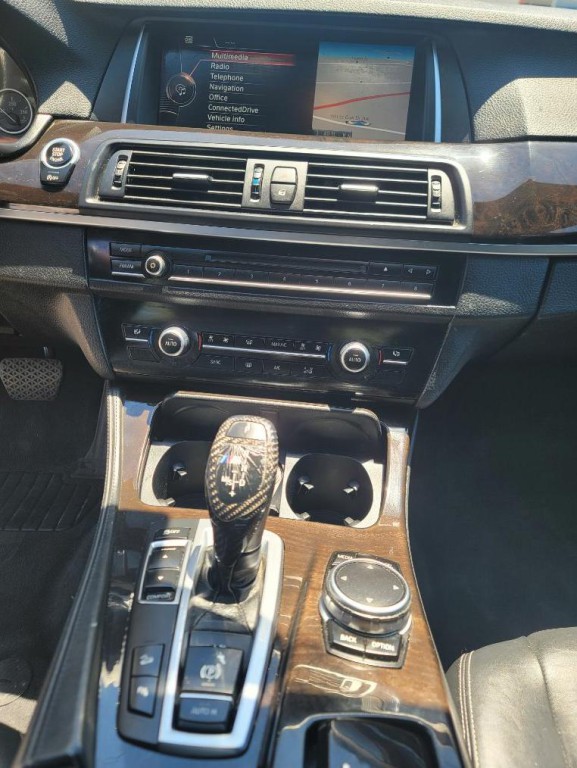 2016 BMW 5 Series Image 22