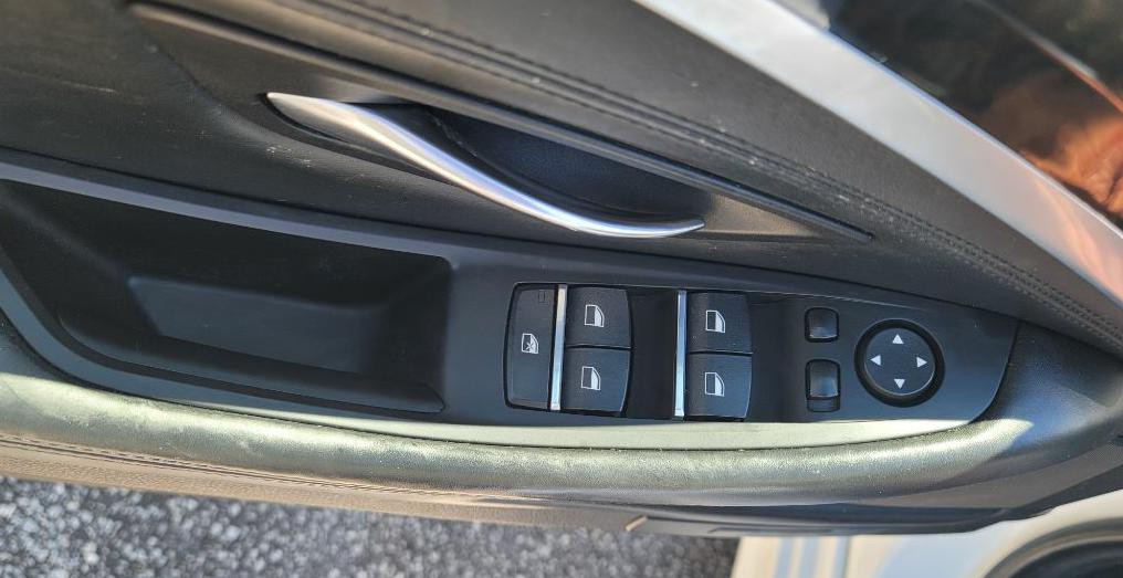 2016 BMW 5 Series Image 36