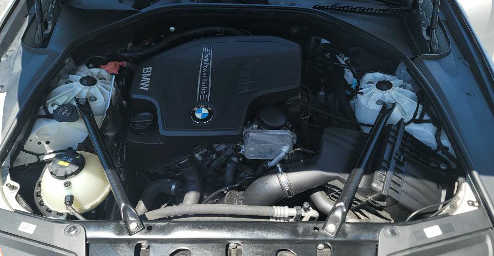 2016 BMW 5 Series Image 41