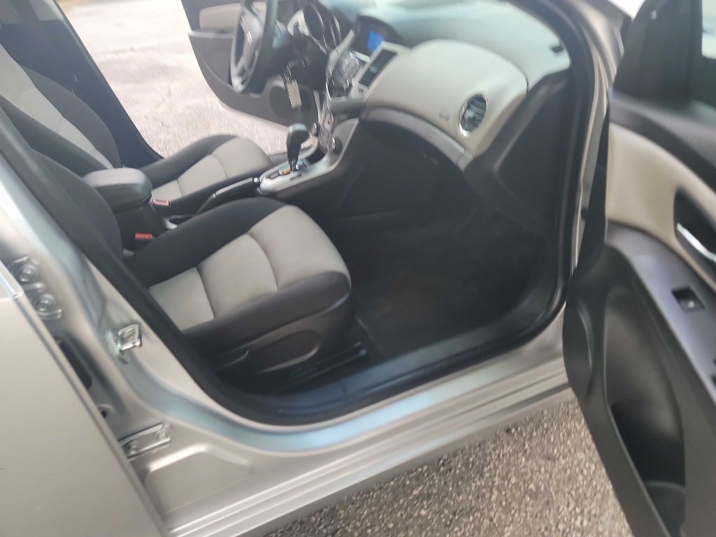 2016 Chevrolet Cruze Image 17