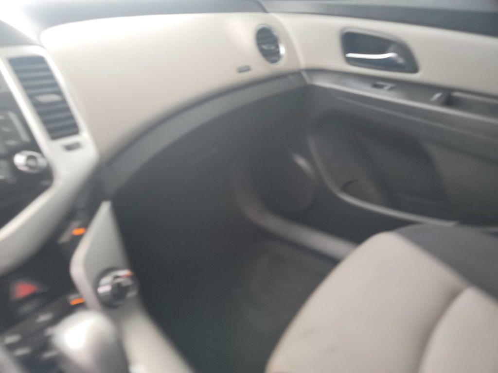 2016 Chevrolet Cruze Image 24