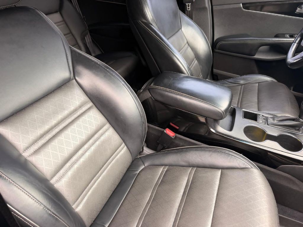 2016 Kia Sorento Image 12