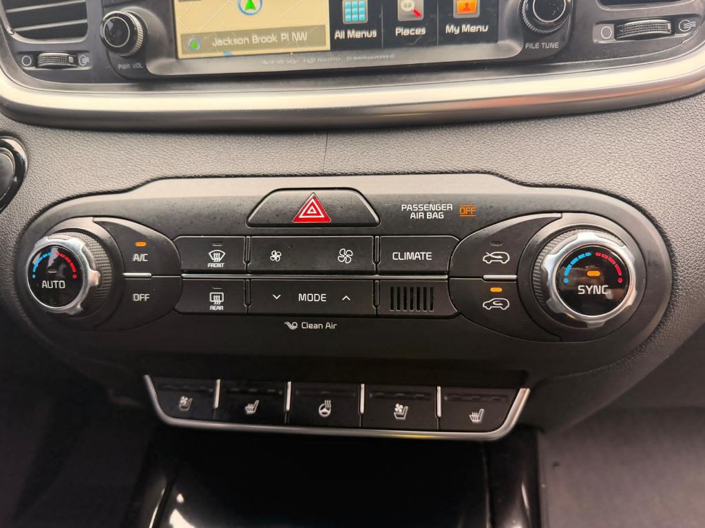 2016 Kia Sorento Image 21
