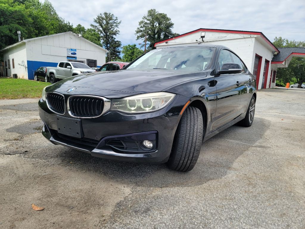 2015 BMW 3 Series Image 2