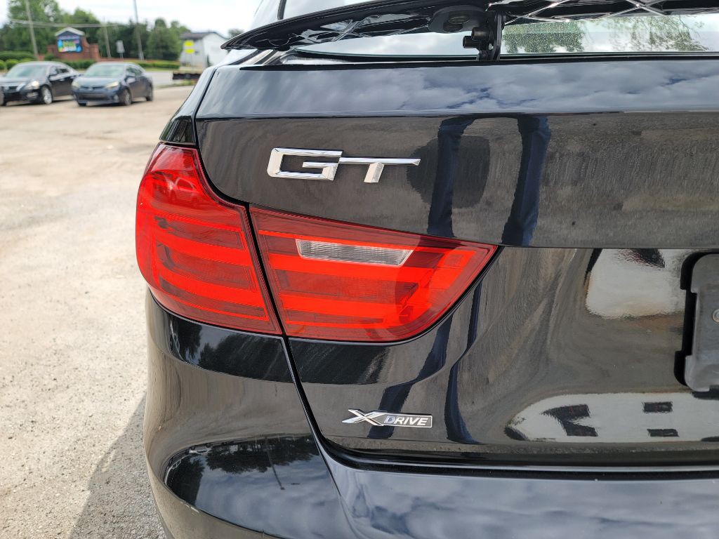 2015 BMW 3 Series Image 10