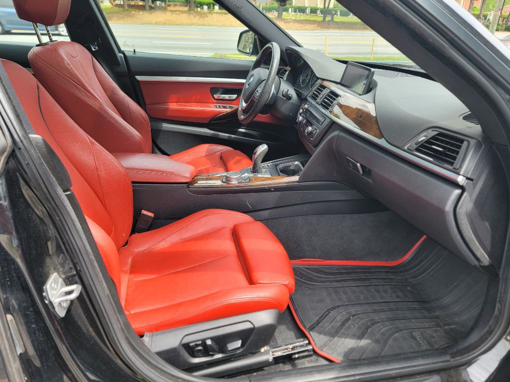 2015 BMW 3 Series Image 17