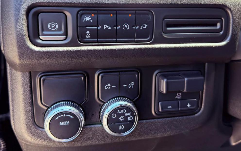 2022 GMC Yukon Image 22