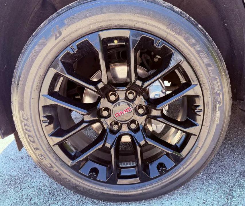 2022 GMC Yukon Image 34