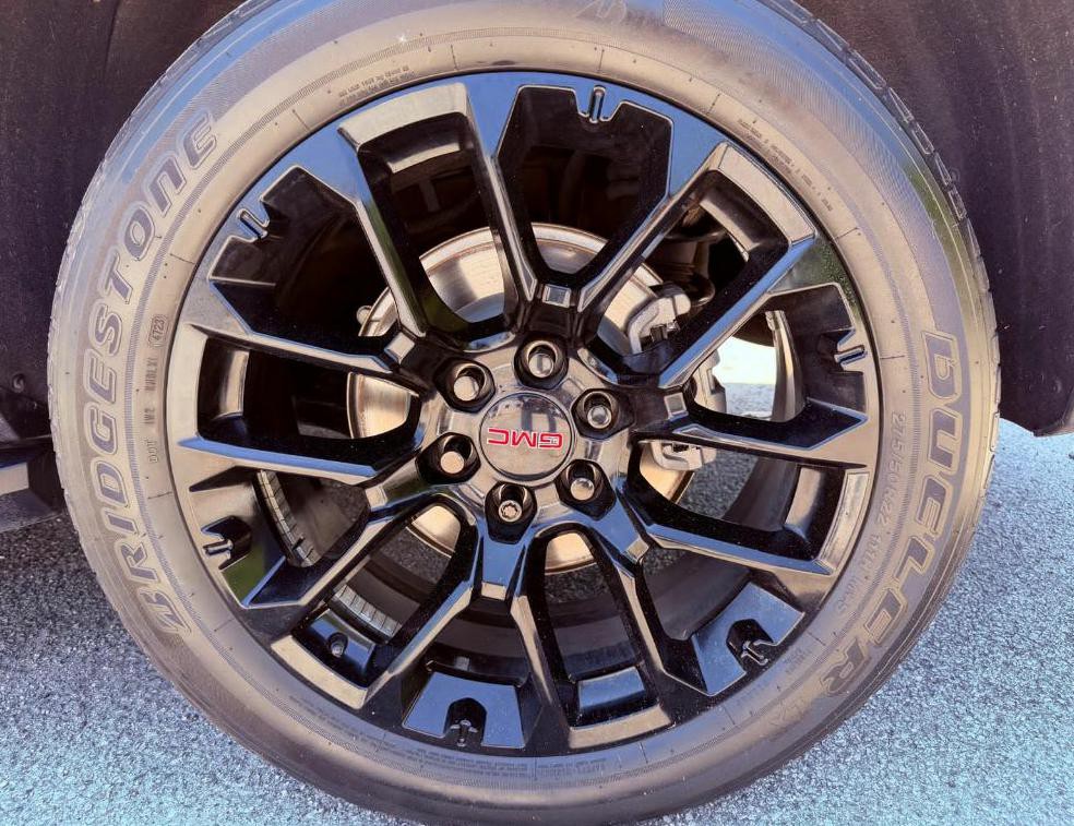 2022 GMC Yukon Image 36