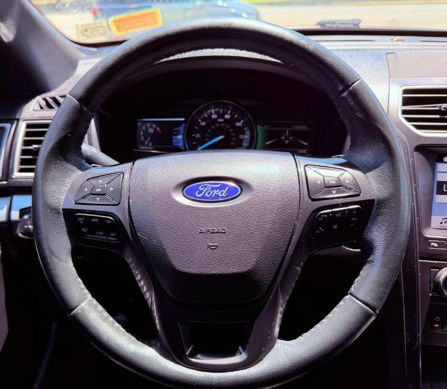 2017 Ford Explorer Image 12