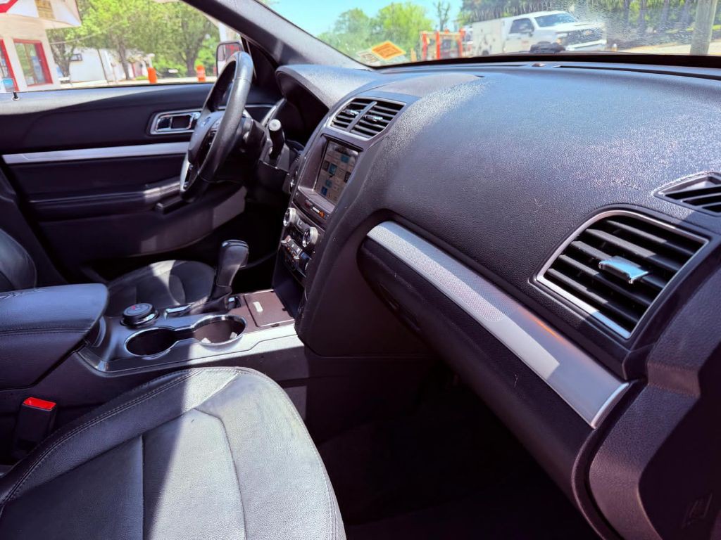 2017 Ford Explorer Image 14
