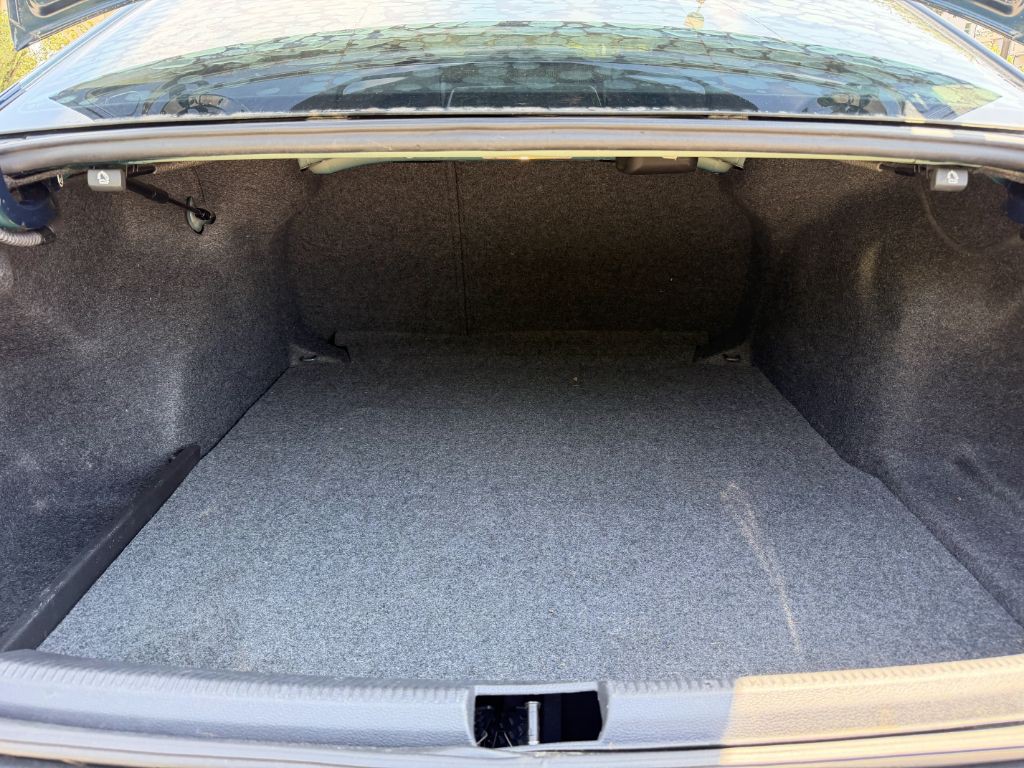 2019 Volkswagen Passat Image 8