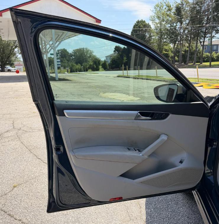 2019 Volkswagen Passat Image 9