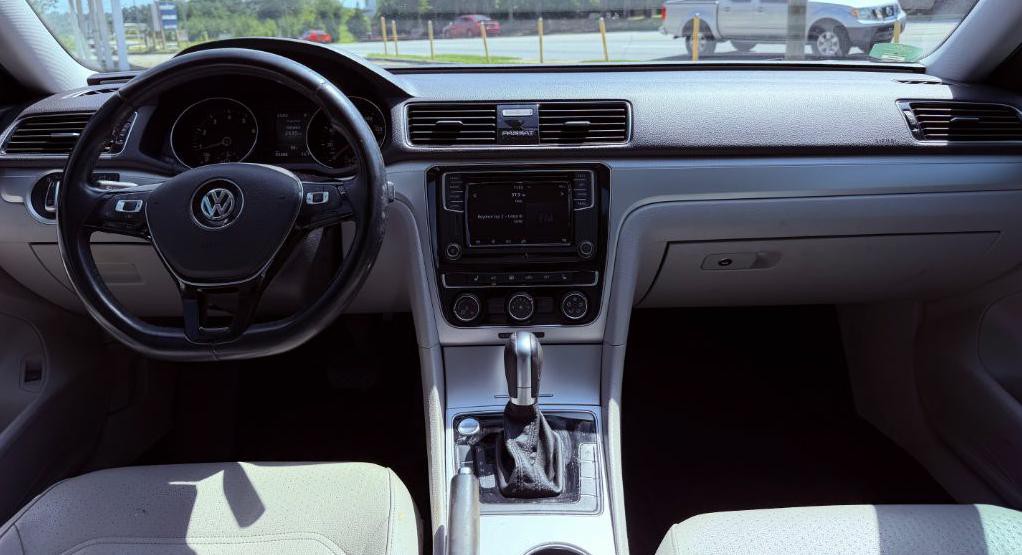 2019 Volkswagen Passat Image 11