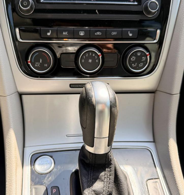 2019 Volkswagen Passat Image 15