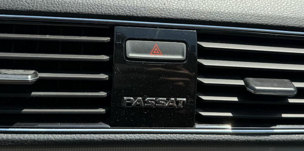 2019 Volkswagen Passat Image 16