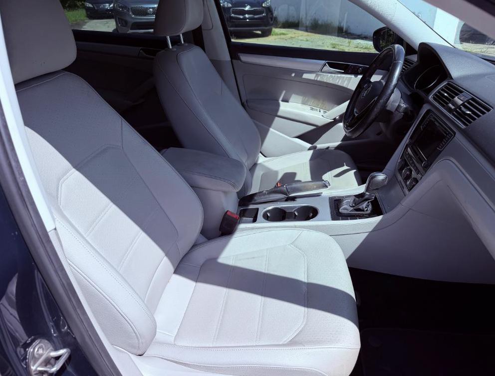 2019 Volkswagen Passat Image 18