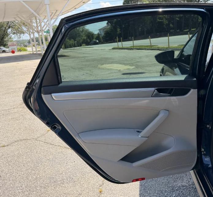 2019 Volkswagen Passat Image 20