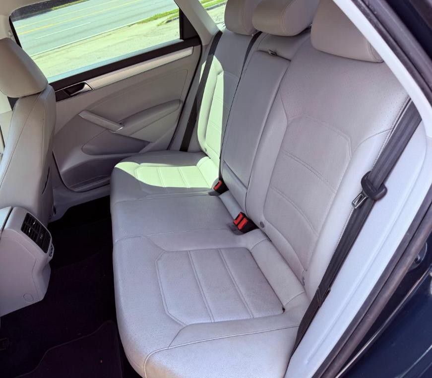 2019 Volkswagen Passat Image 21