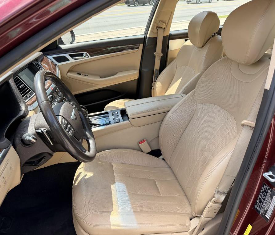 2016 Hyundai Genesis Image 10