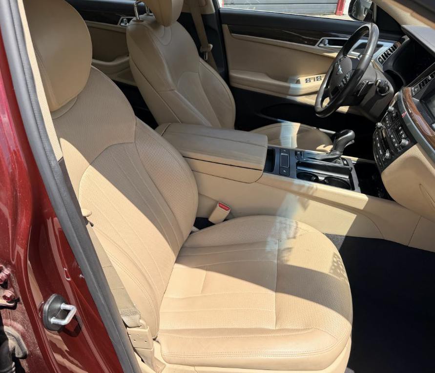 2016 Hyundai Genesis Image 14
