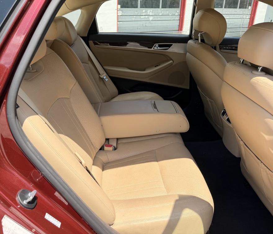 2016 Hyundai Genesis Image 27