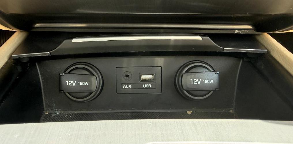 2016 Hyundai Genesis Image 31