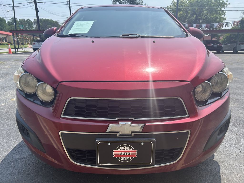 2012 Chevrolet Sonic Image 2