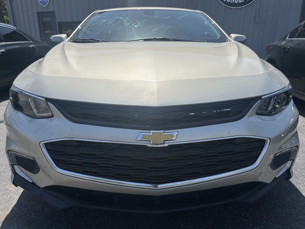 2016 Chevrolet Malibu Image 2