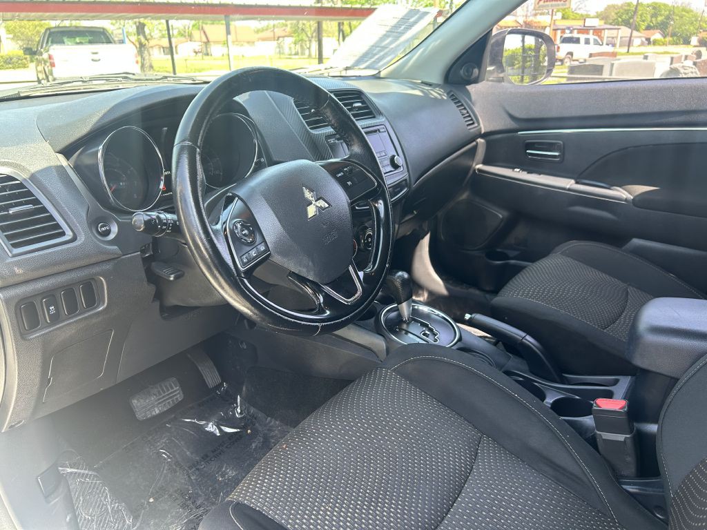 2016 Mitsubishi Outlander Image 5