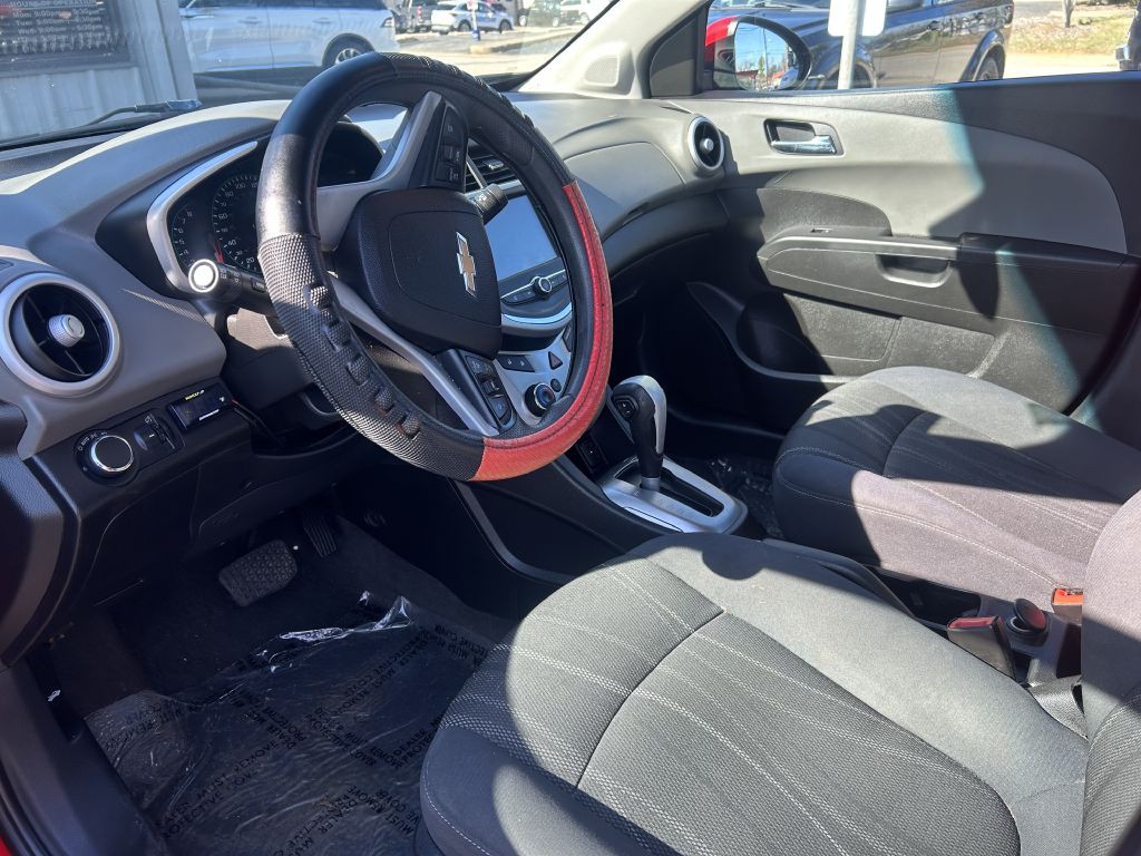 2017 Chevrolet Sonic Image 5