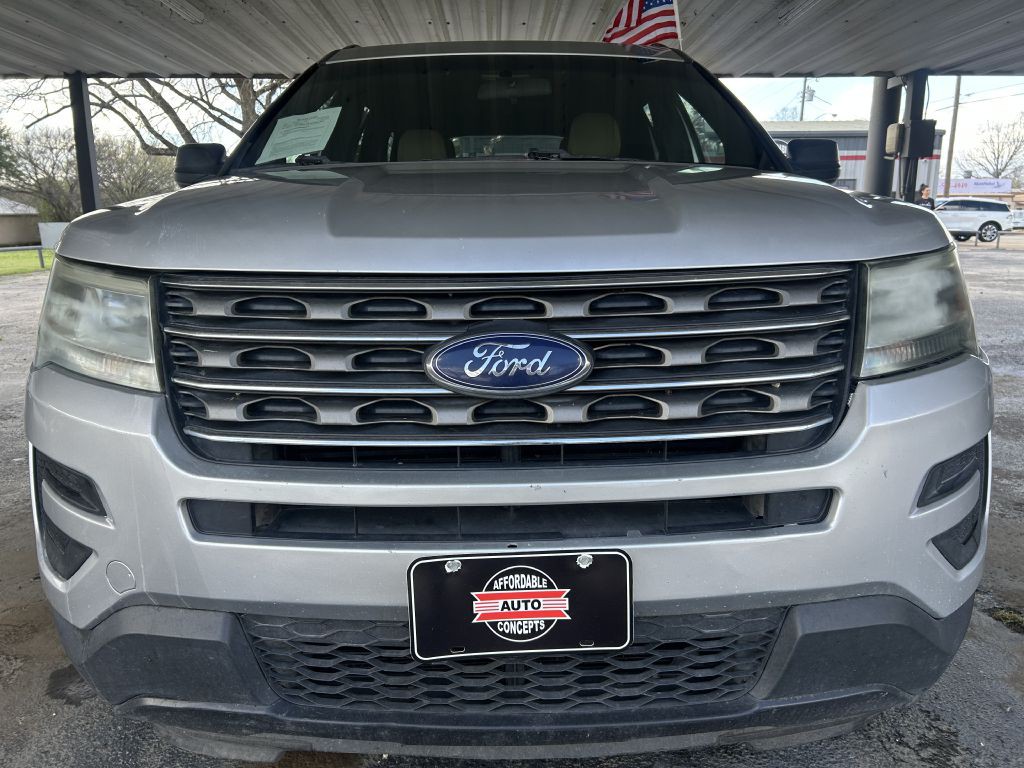 2016 Ford Explorer Image 2
