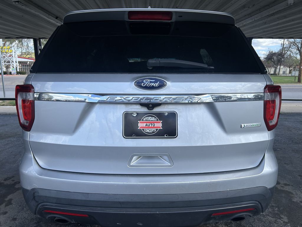 2016 Ford Explorer Image 4
