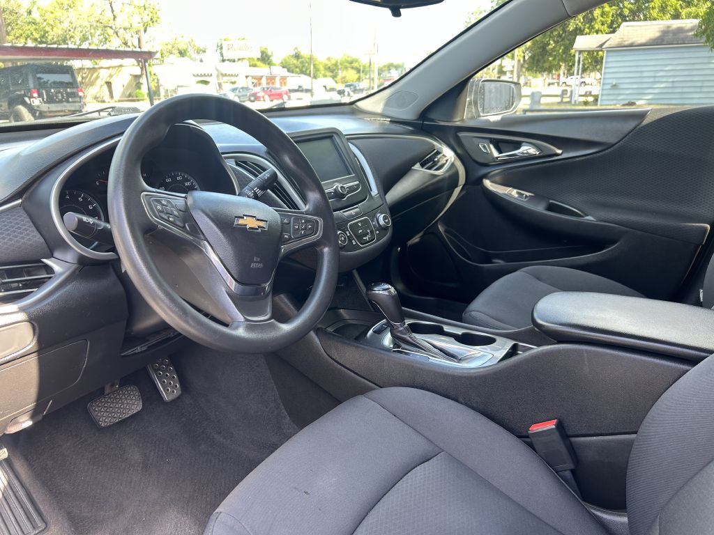 2017 Chevrolet Malibu Image 5