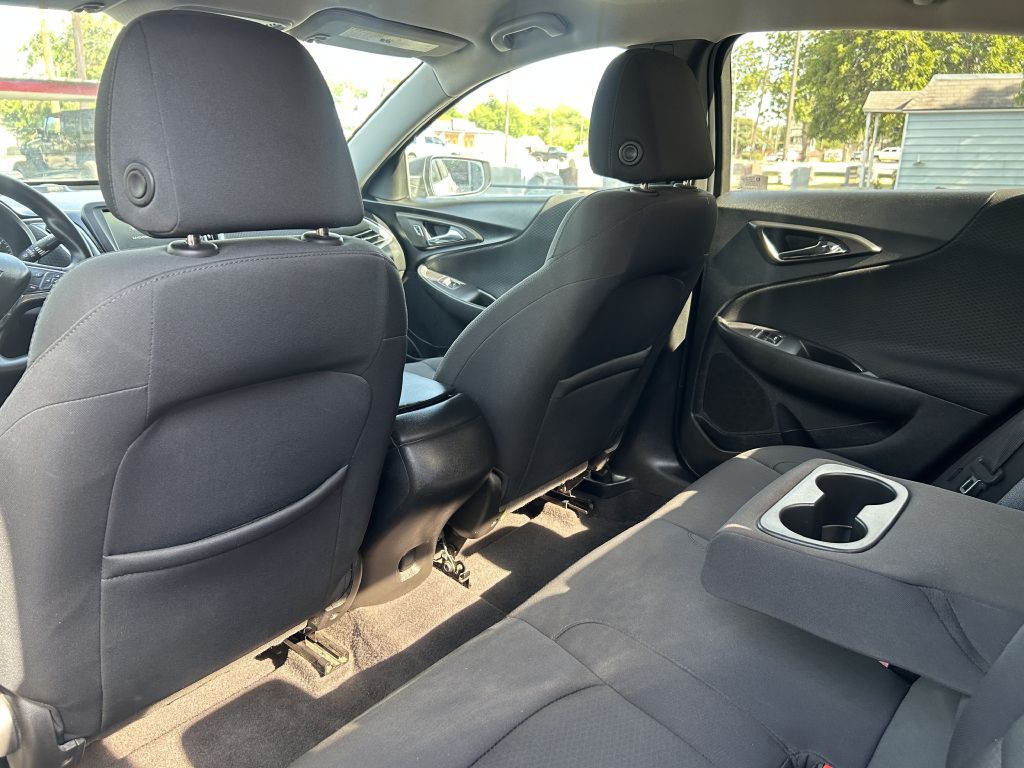 2017 Chevrolet Malibu Image 6
