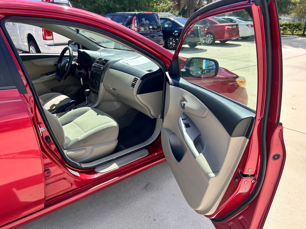 2011 Toyota Corolla Image 11