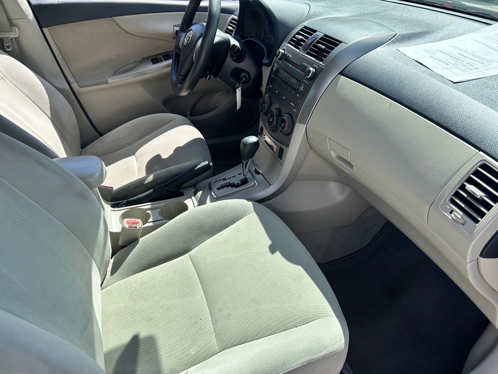 2011 Toyota Corolla Image 12