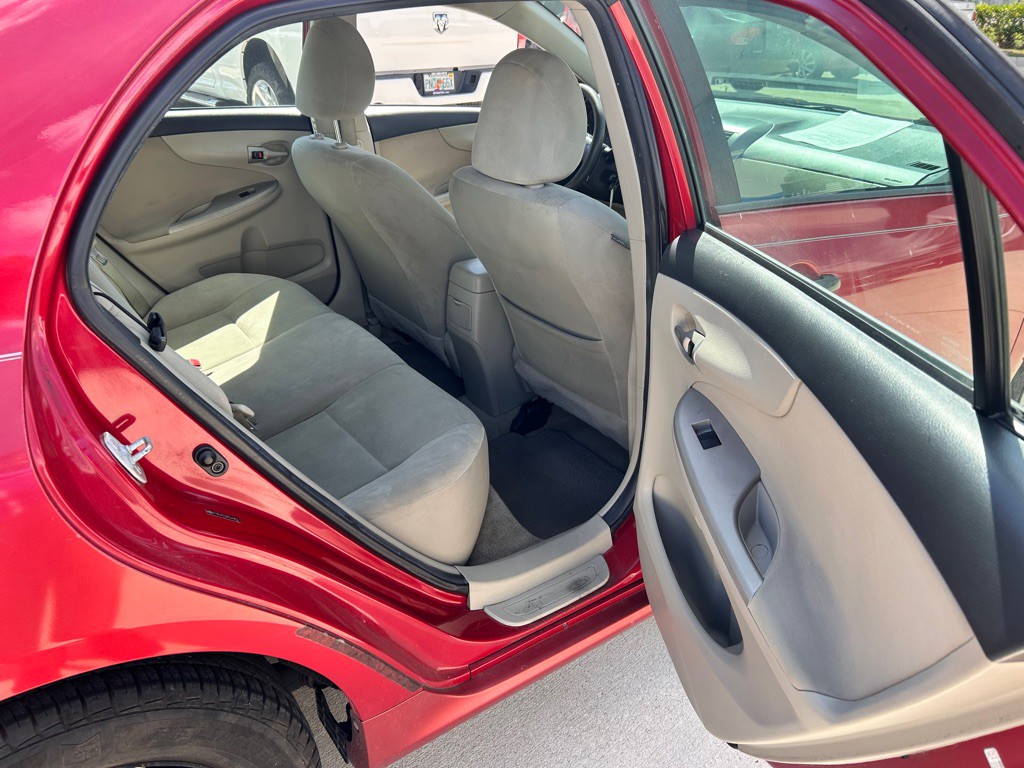 2011 Toyota Corolla Image 13