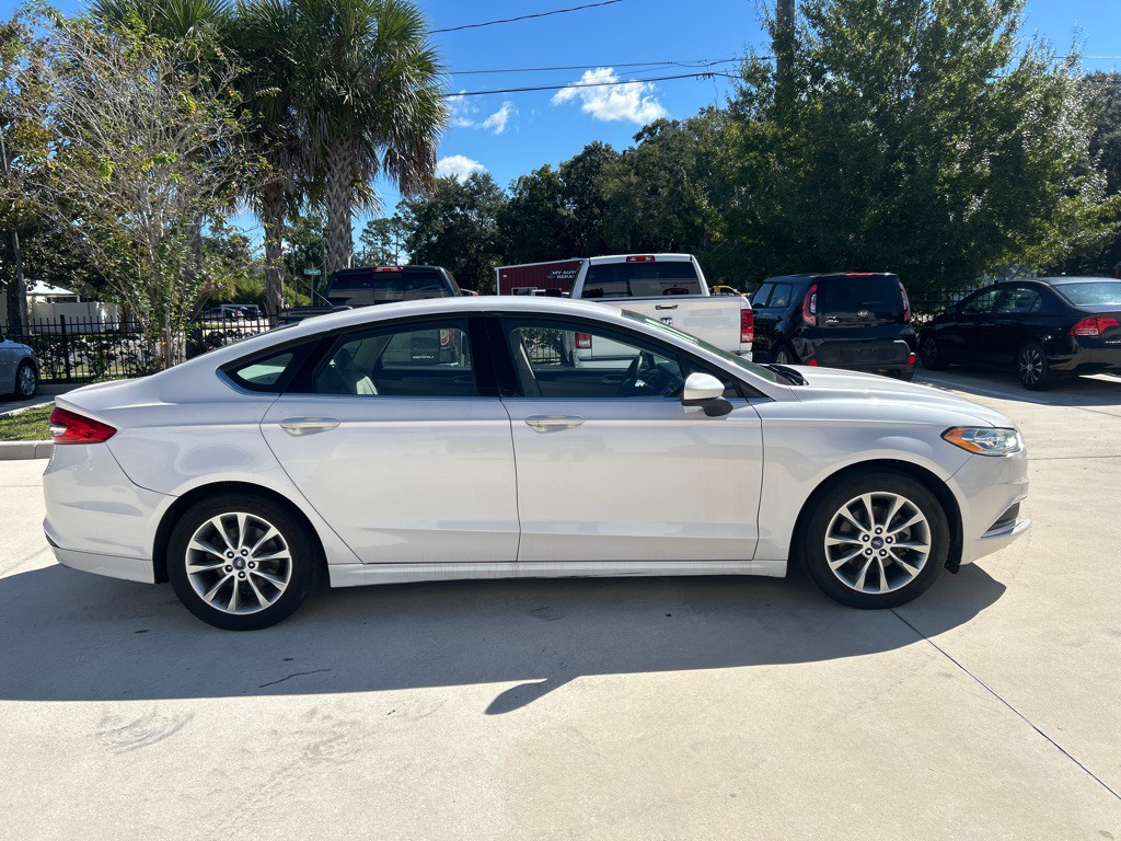 2017 Ford Fusion Image 3