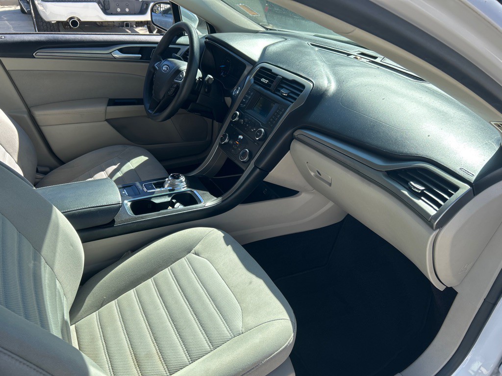 2017 Ford Fusion Image 12