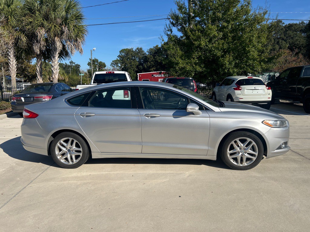 2013 Ford Fusion Image 3