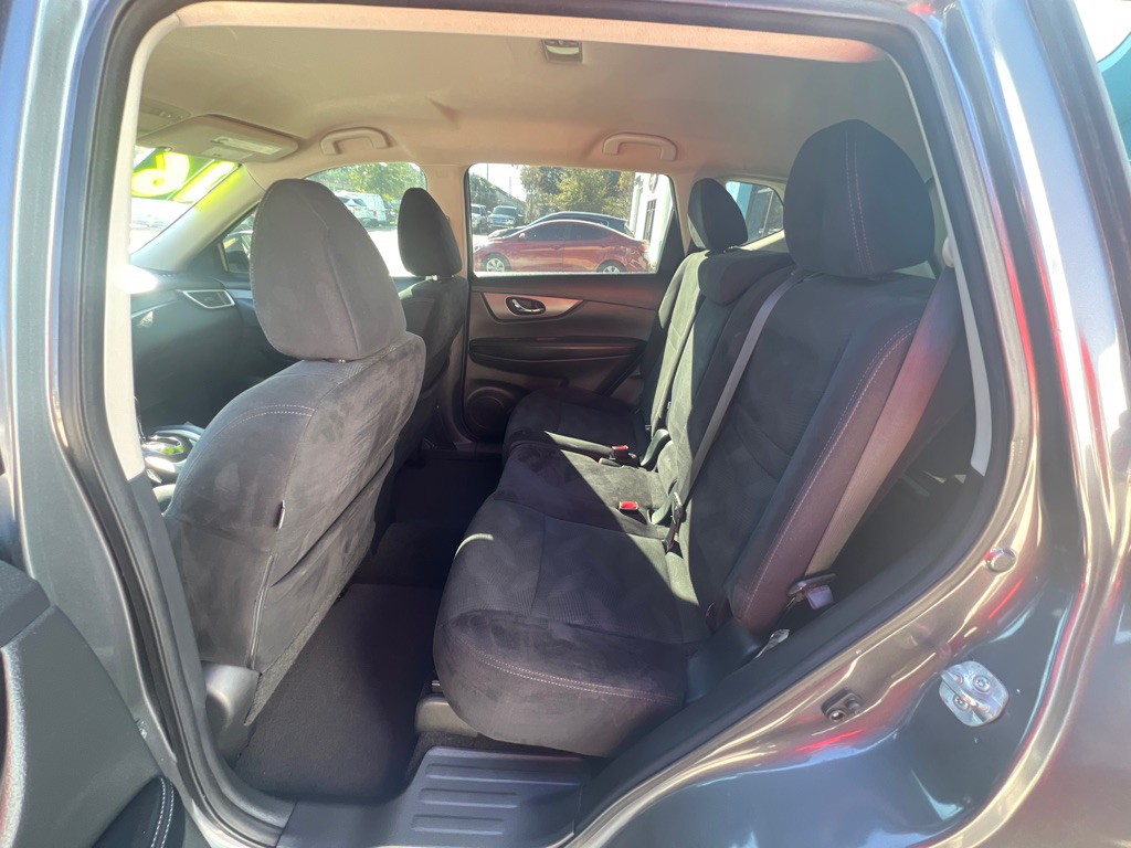 2016 Nissan Rogue Image 10