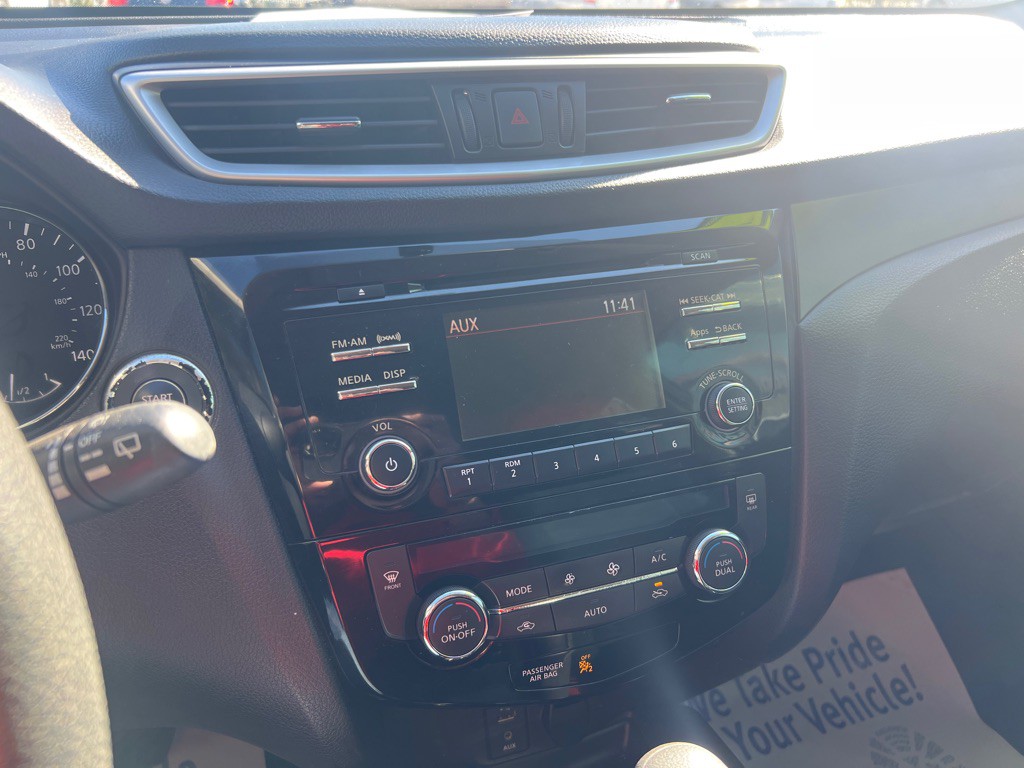 2016 Nissan Rogue Image 15
