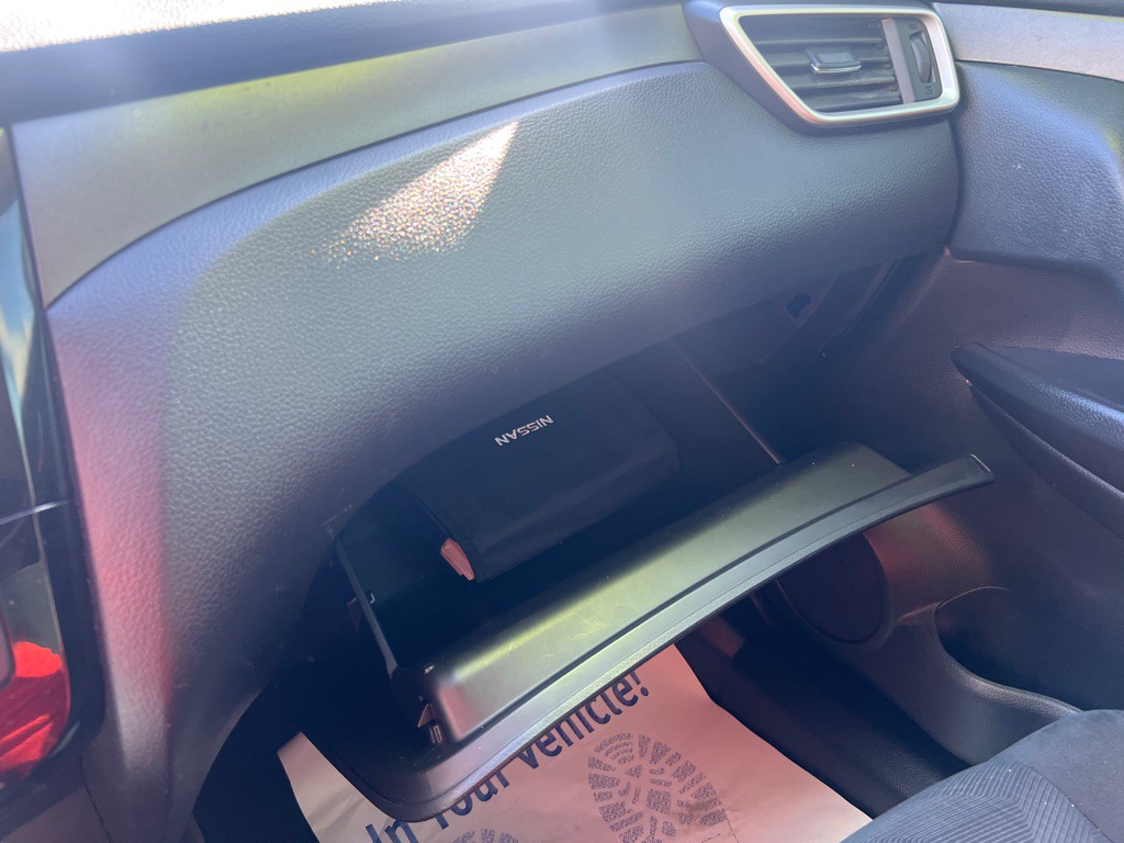 2016 Nissan Rogue Image 16