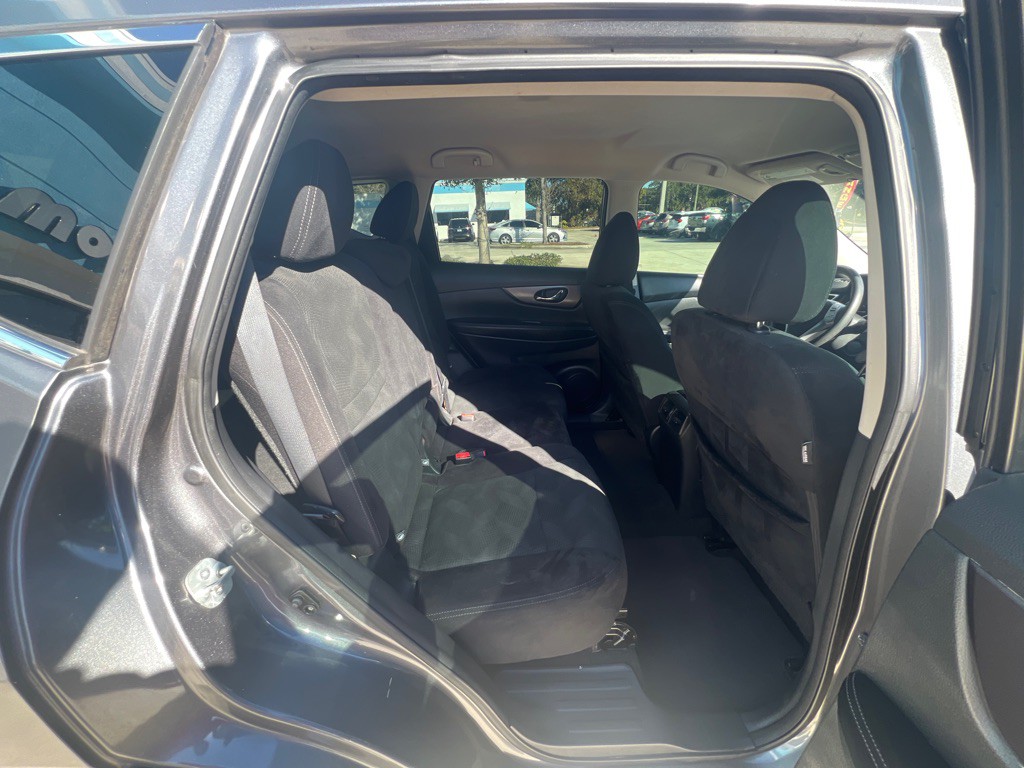 2016 Nissan Rogue Image 13
