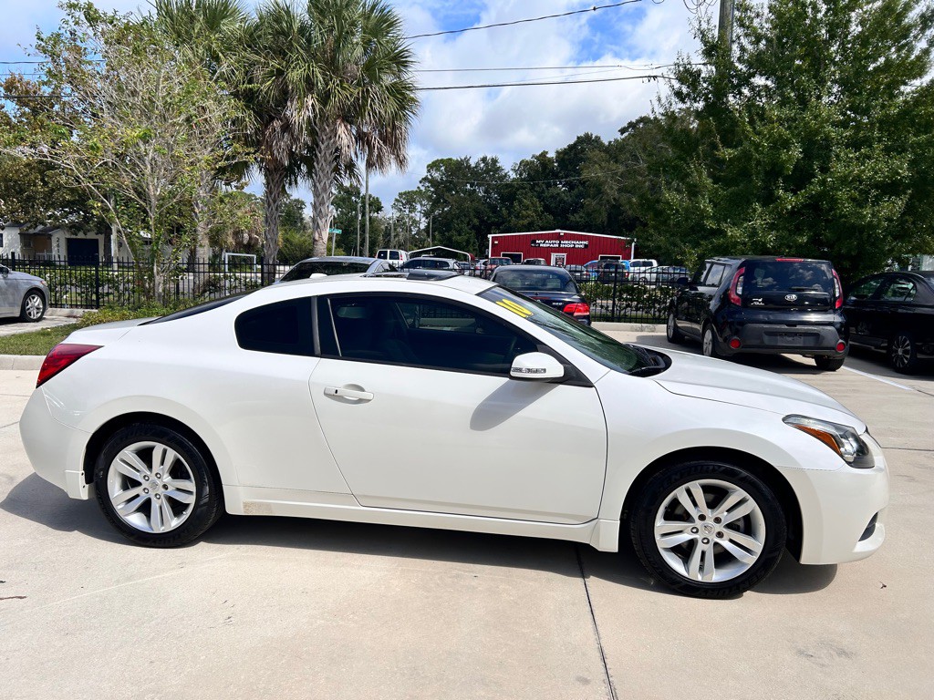 2010 Nissan Altima Image 3